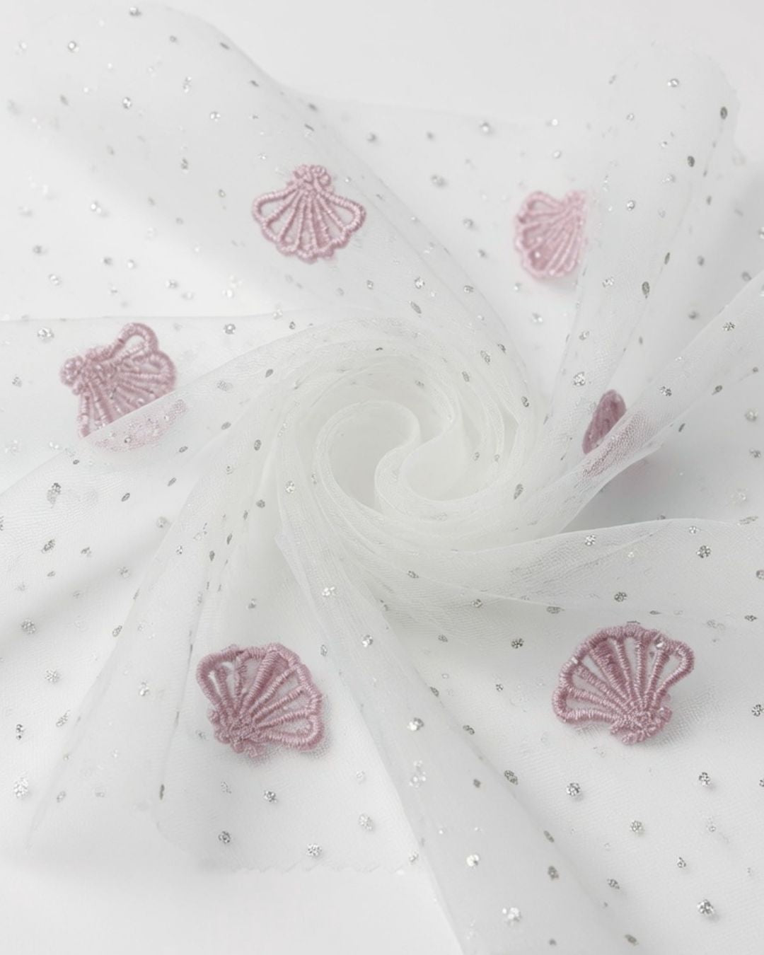 Rollo Tul Concha 100% Poliéster | 150 cm | Conchas Bordadas | 50 mts | XH68375