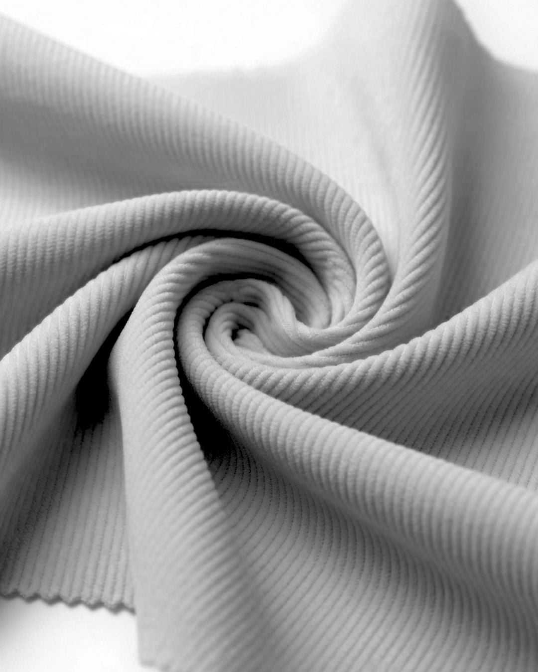 Rollo de Tela Pana Lisa 100% Poliéster 155cm Ancho - Ref 2803-1 (50 mts aprox)
