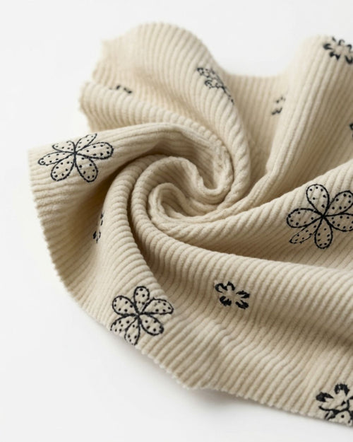 Rollo Corduroy Flor Crema 100% Poliéster | 155 cm | 50 mts | REF 2508-40