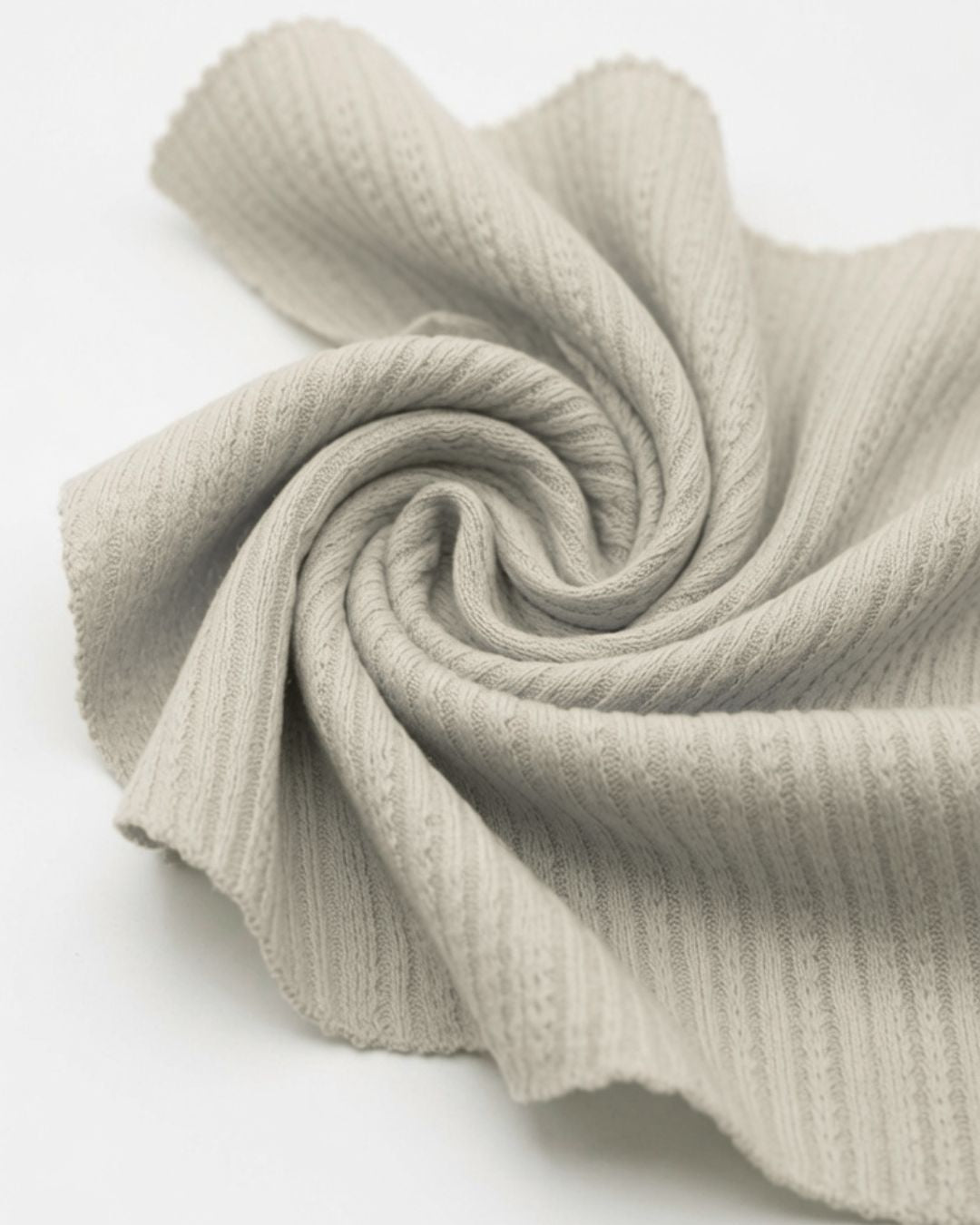 Rollo Punto Texturizado Blanco 65% Poliéster 35% Algodón | 155 cm | 50 mts | REF 3855-B2506