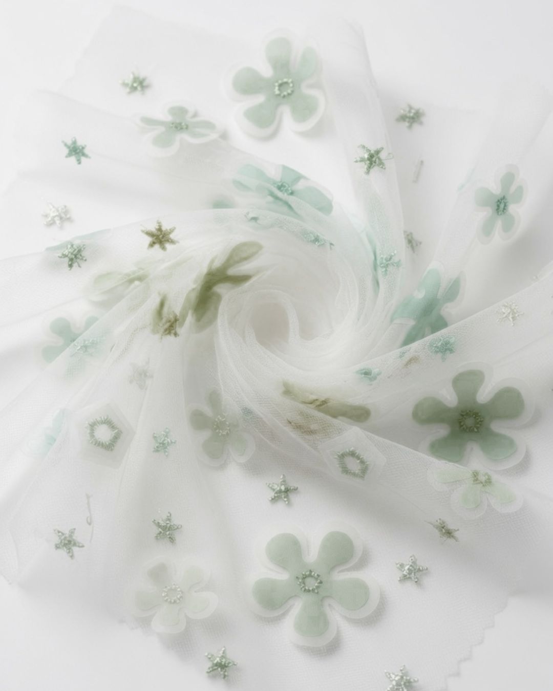 Rollo Tul Doble Flor Verde 100% Poliéster | 130 cm | 50 mts aprox | REF 7-27B